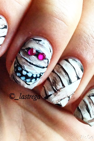 Zombie nails from _Lastrega